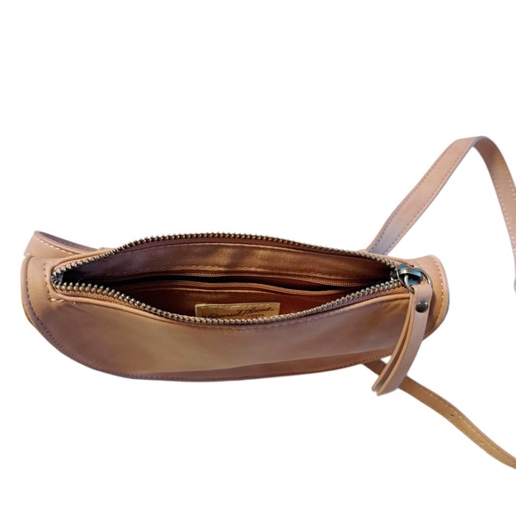 Blush pink faux suede crossbody bag small - Picture 4 of 4